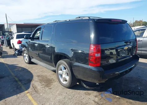 2014 Chevrolet Suburban 1500 Ls z USA, uszkodzony, nr VIN 1GNSCHE09ER152568